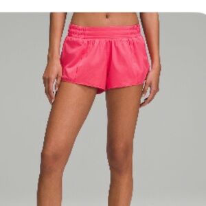 Lululemon Hotty Hot Low-Rise Shorts Size 2 in Glaze Pink